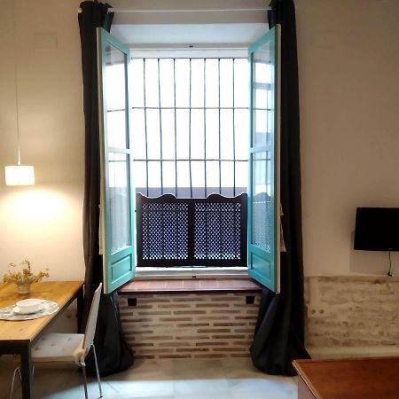 Apartamento "Detras De La Palma" Seville Exterior photo